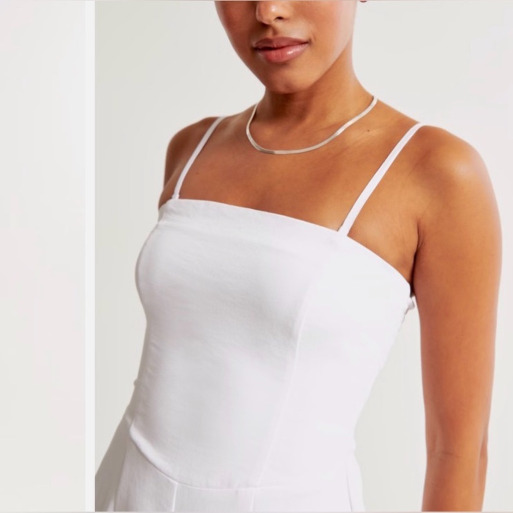 Abercrombie & Fitch Strapless Premium Crepe Wide Leg Jumpsuit White Small NWT - Picture 2 of 16